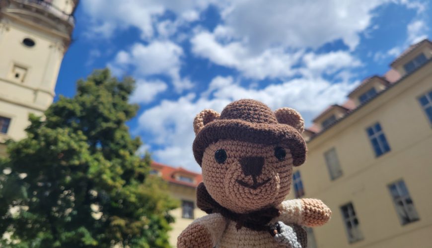 Nightwatchbear in front of Klementinum